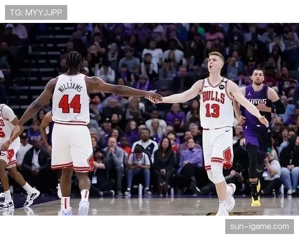 凯文·赫尔特关键三分助球队逆转取胜，展现巨星风采