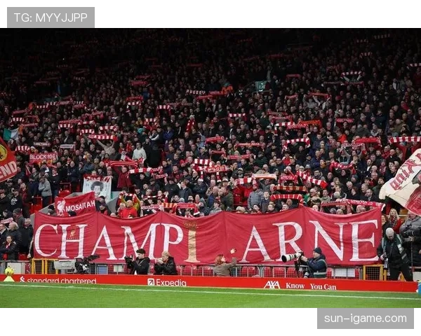 阿贾克斯在欧战中展现强大团队精神,状态回暖值得关注 阿贾克斯在欧战中展现强大团队精神,状态回暖值得关注