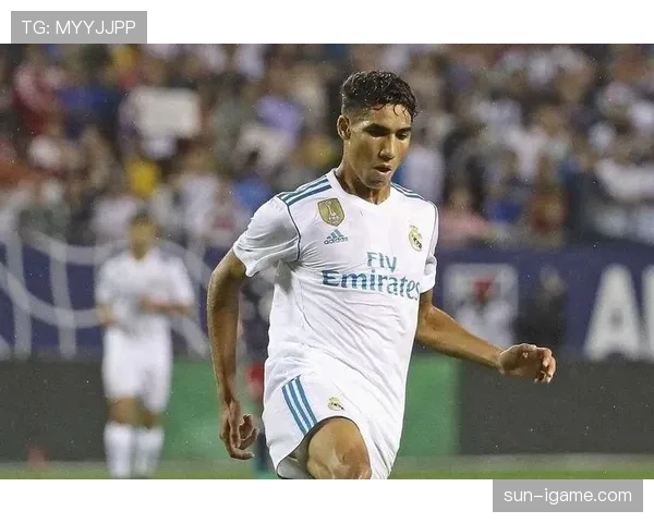 阿什拉夫高位压迫回追速度优势解析 阿什拉夫高位压迫回追速度优势解析