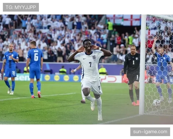 福登 vs 萨卡:英格兰主力之争的关键差异 福登 vs 萨卡:英格兰主力之争的关键差异