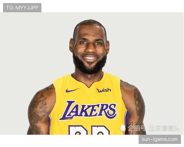 刷到勒布朗·詹姆斯家那张私人影院账单，我的月供瞬间像便利店零钱