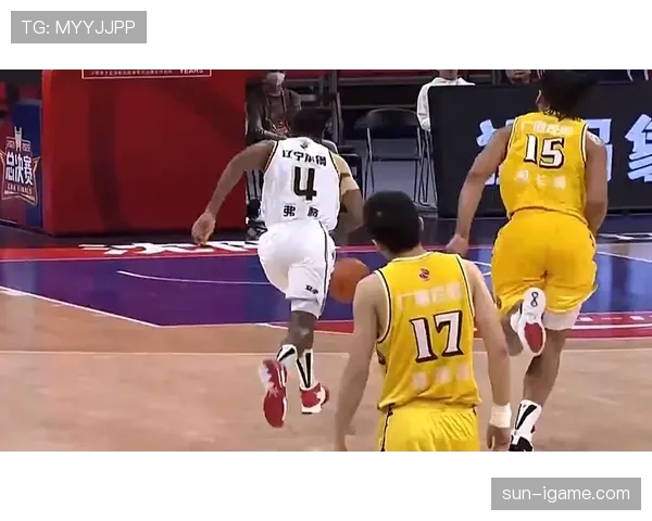 孙铭徽家里那厨房都比我工资高，这啥人生真没法比